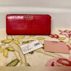 MIU MIU Azalea Croc Effect Patent Leather Continental Zip Wallet